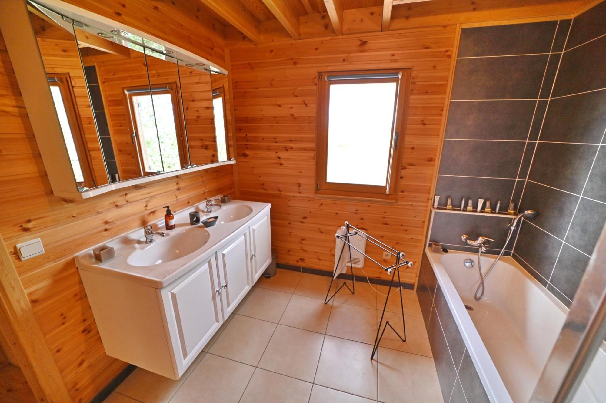 Villa L'Heureux Rêve à Érezée Extérieur photo